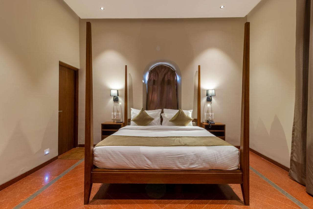R R Heritage Resort Pure Vegetarian ماهاباليشوار المظهر الخارجي الصورة