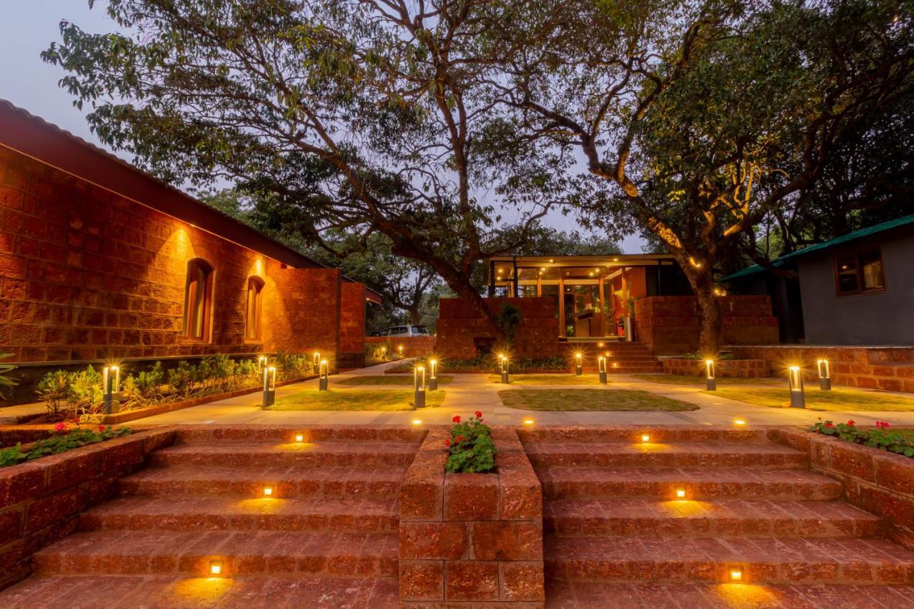 R R Heritage Resort Pure Vegetarian ماهاباليشوار المظهر الخارجي الصورة