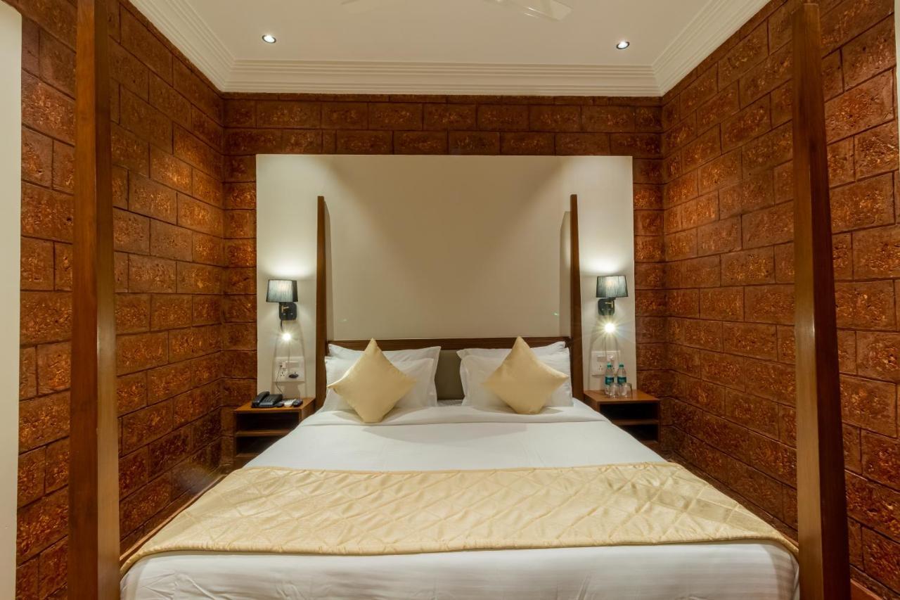 R R Heritage Resort Pure Vegetarian ماهاباليشوار المظهر الخارجي الصورة