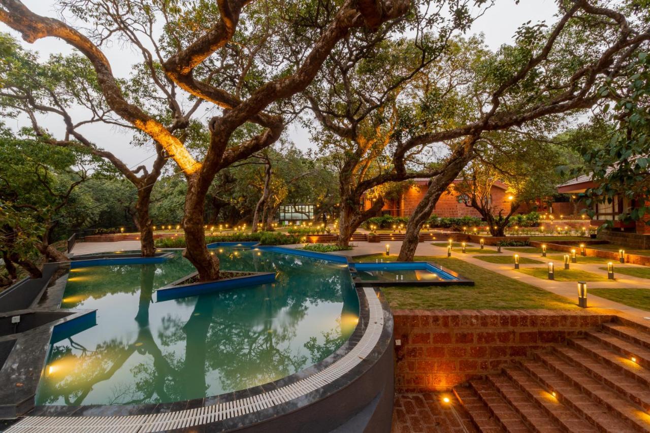 R R Heritage Resort Pure Vegetarian ماهاباليشوار المظهر الخارجي الصورة