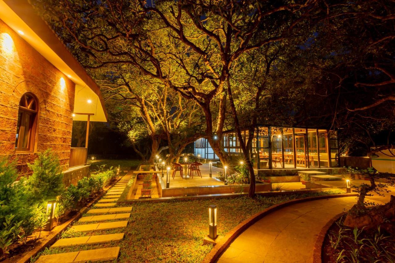 R R Heritage Resort Pure Vegetarian ماهاباليشوار المظهر الخارجي الصورة