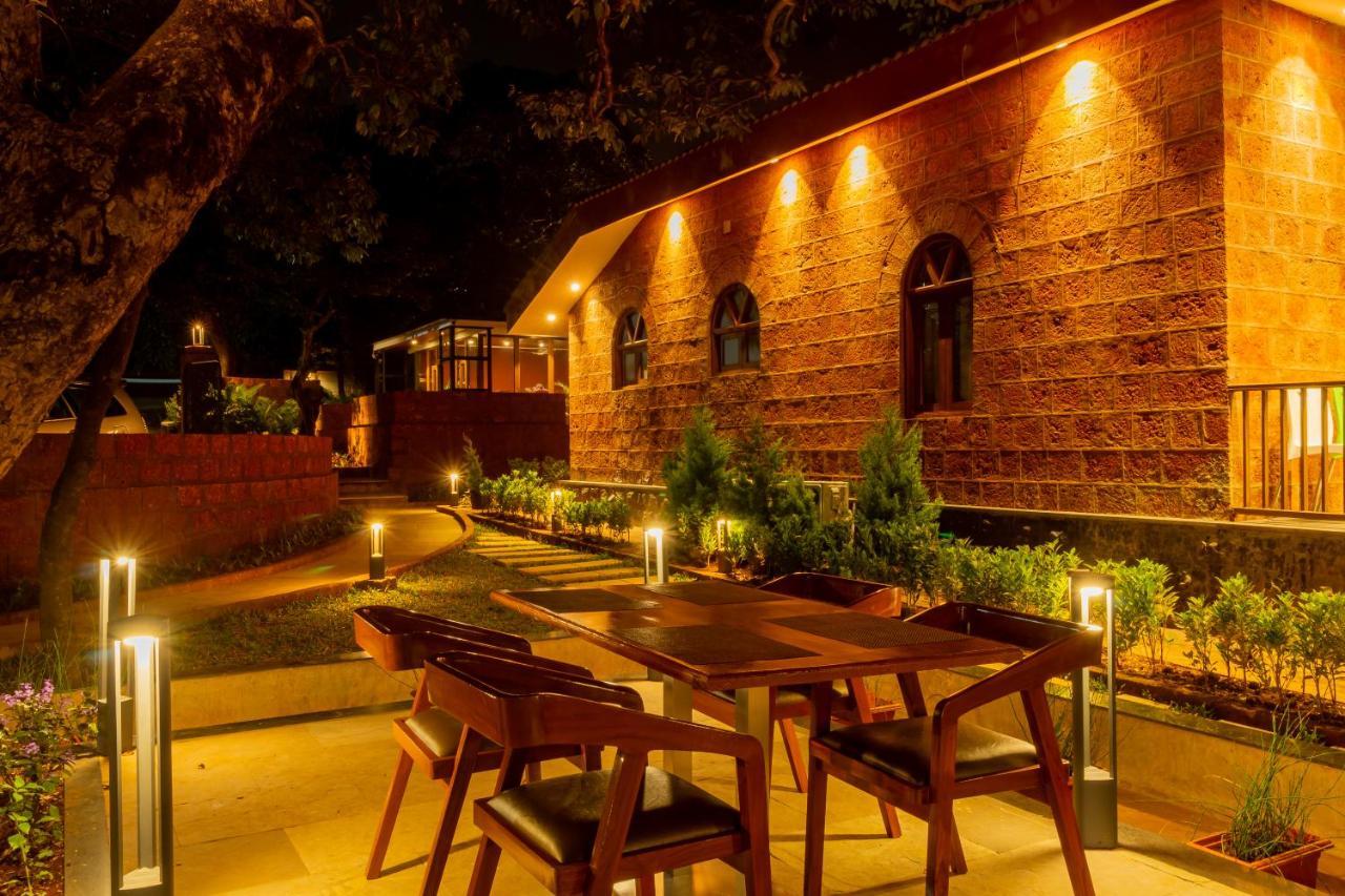 R R Heritage Resort Pure Vegetarian ماهاباليشوار المظهر الخارجي الصورة