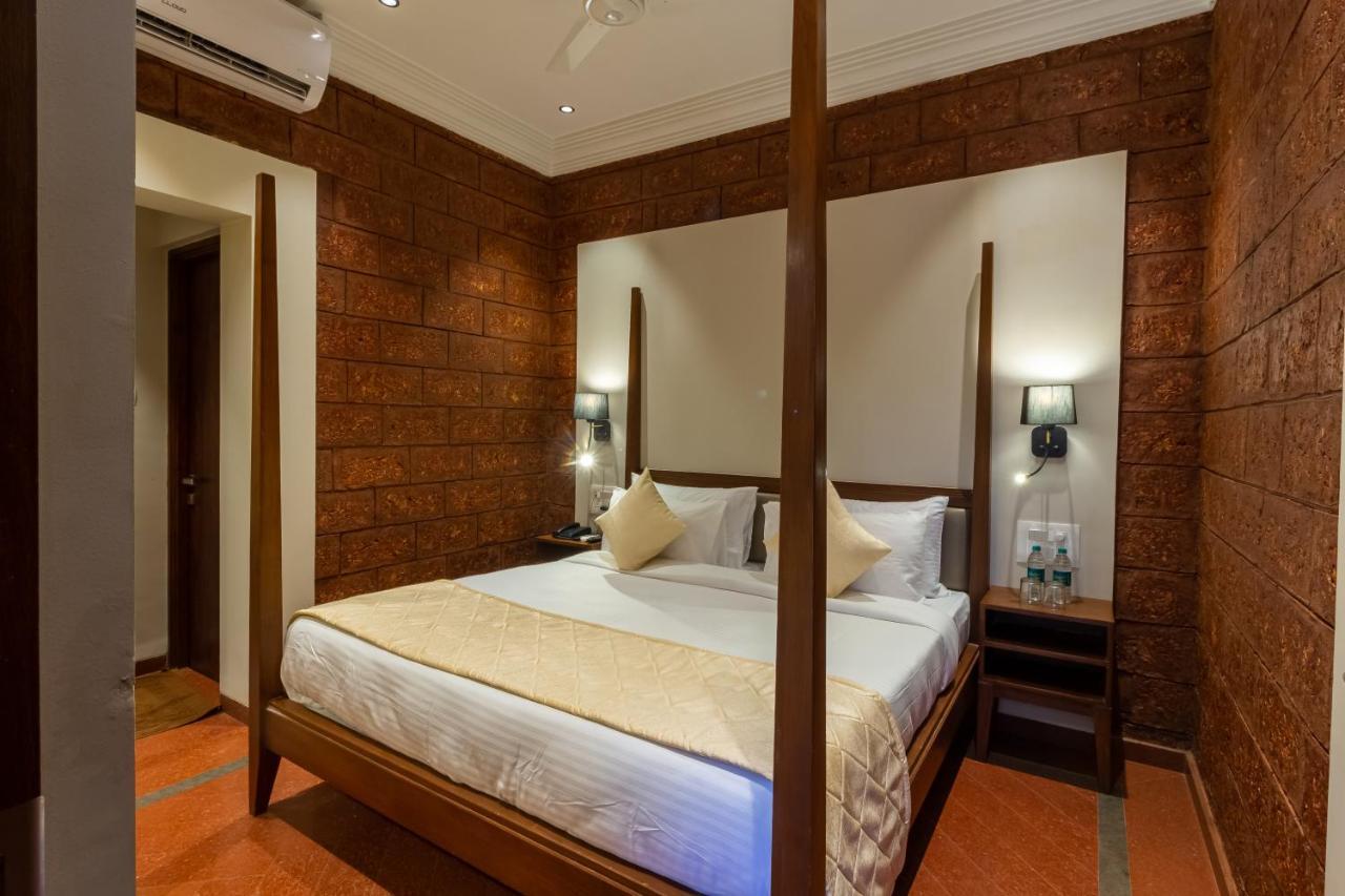 R R Heritage Resort Pure Vegetarian ماهاباليشوار المظهر الخارجي الصورة